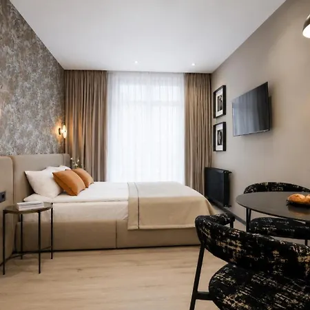 Aparthotel Old Moments 4*