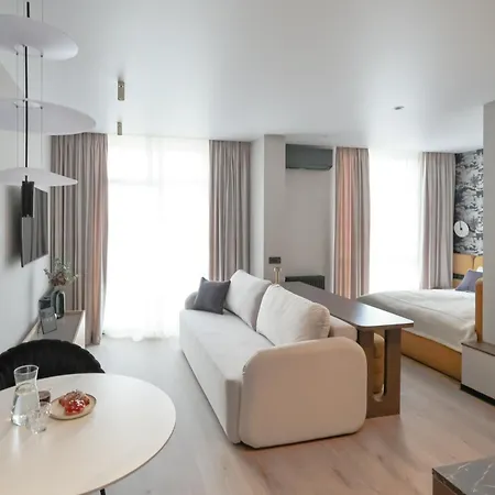 Old Moments Aparthotel Lviv